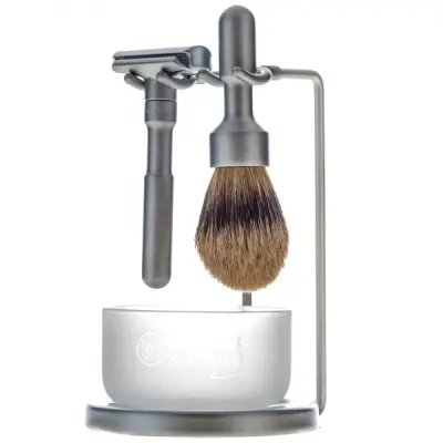 Merkur Futur 700 Safety Razor 4-delars Satin Chrome Rakset Silver Tip Badger